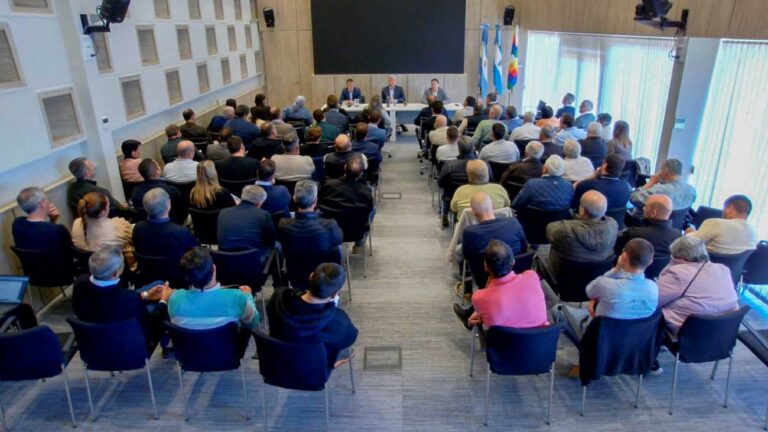 Reunión de intendentes y representantes de juntas vecinales de La Pampa
