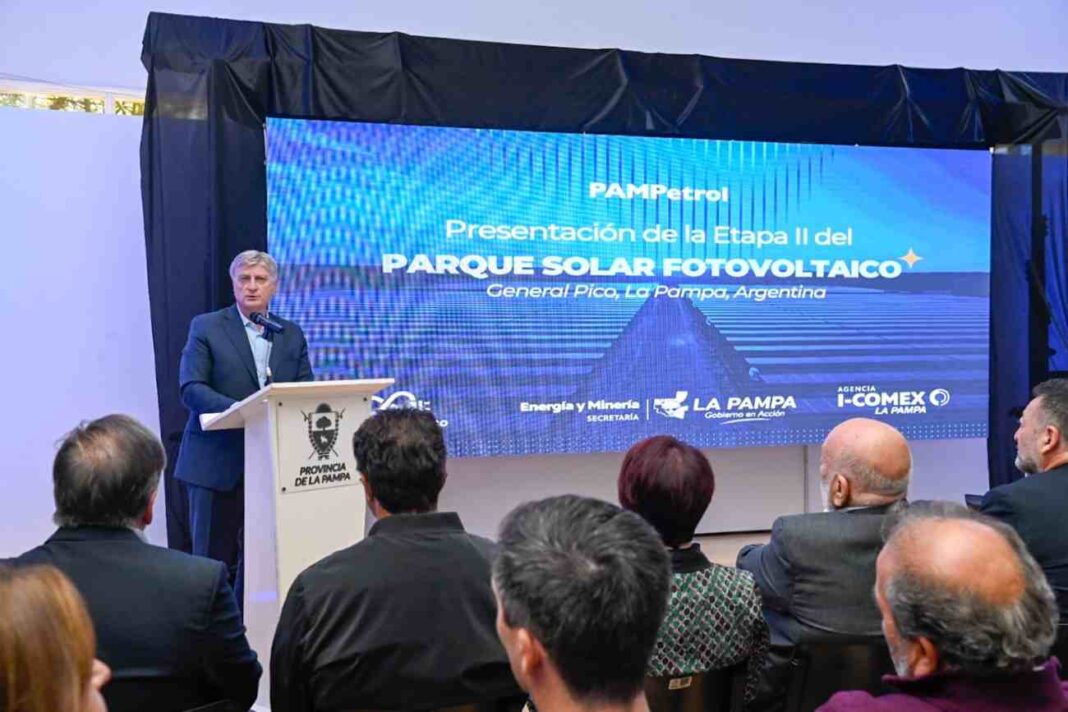 Autoridades provinciales durante el anuncio de la licitación para el Parque Solar de General Pico.