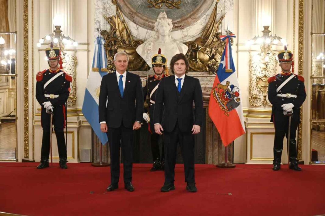 Los presidentes Javier Milei y José Antonio Kast durante su encuentro en la Casa Rosada.