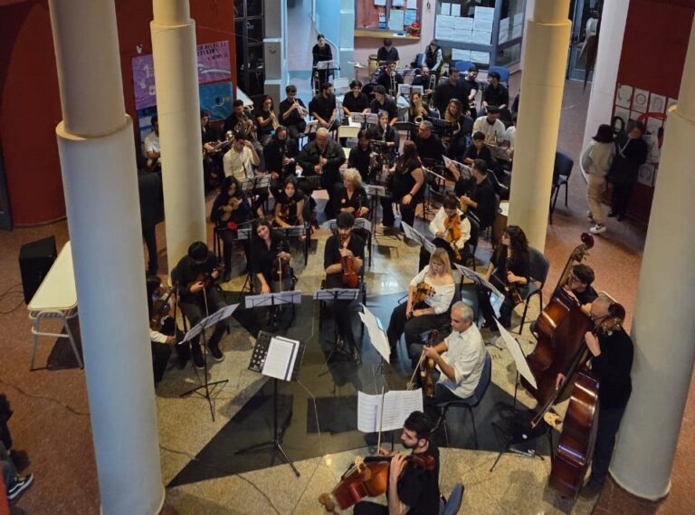 Orquesta del CREar en concierto de música argentina