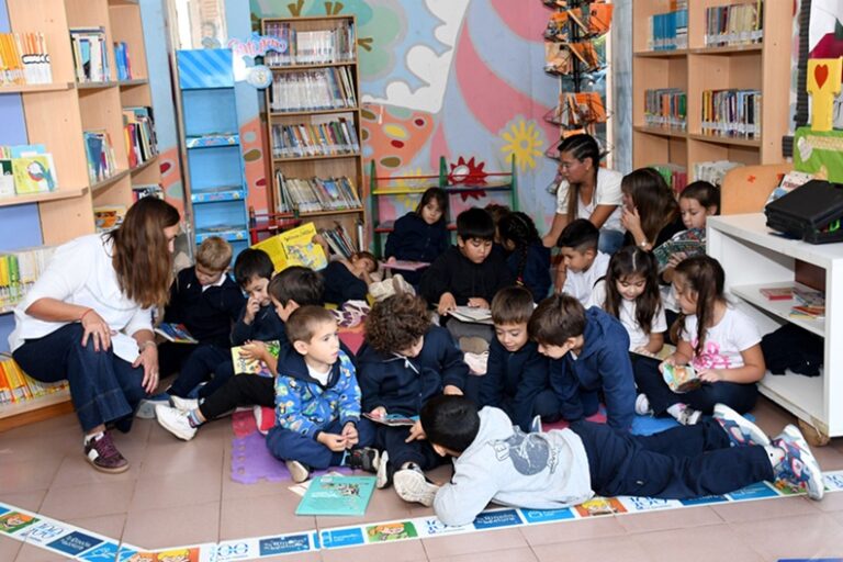 Ministra de Educación y Secretario de Cultura de La Pampa durante la presentación del plan 