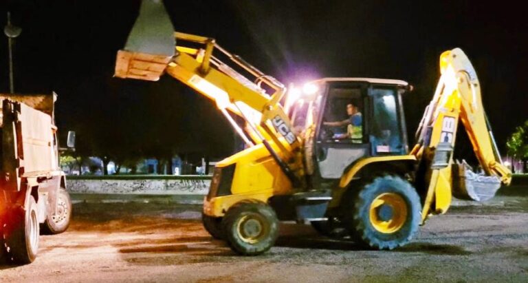 Operativo de limpieza municipal en calles de Santa Rosa tras el temporal