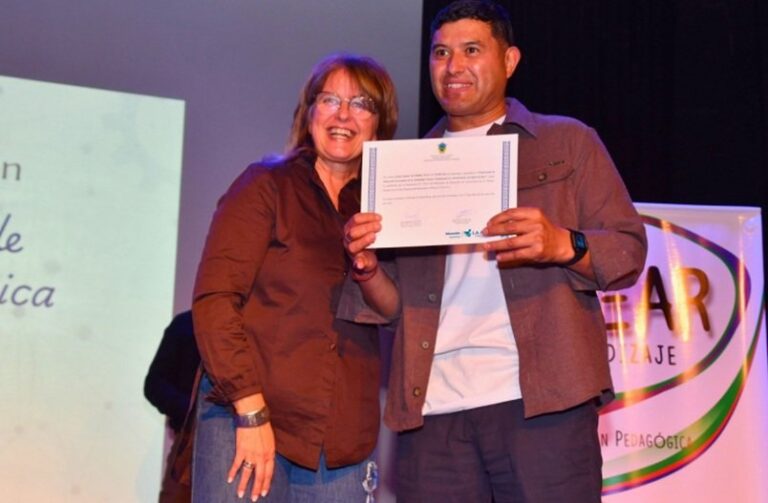 Acto de colación del Profesorado de Educación Técnica en el Centro Cultural MEDASUR de Santa Rosa