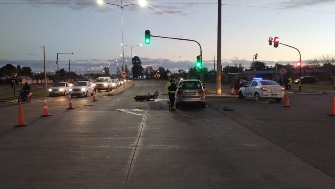 Vehículo involucrado en choque a motos en Santa Rosa