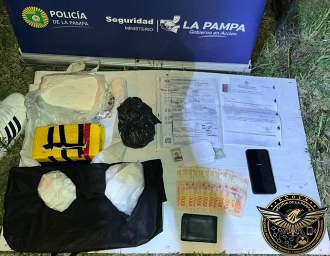 Vehículos incautados y droga secuestrada en operativo contra el narcotráfico en La Pampa