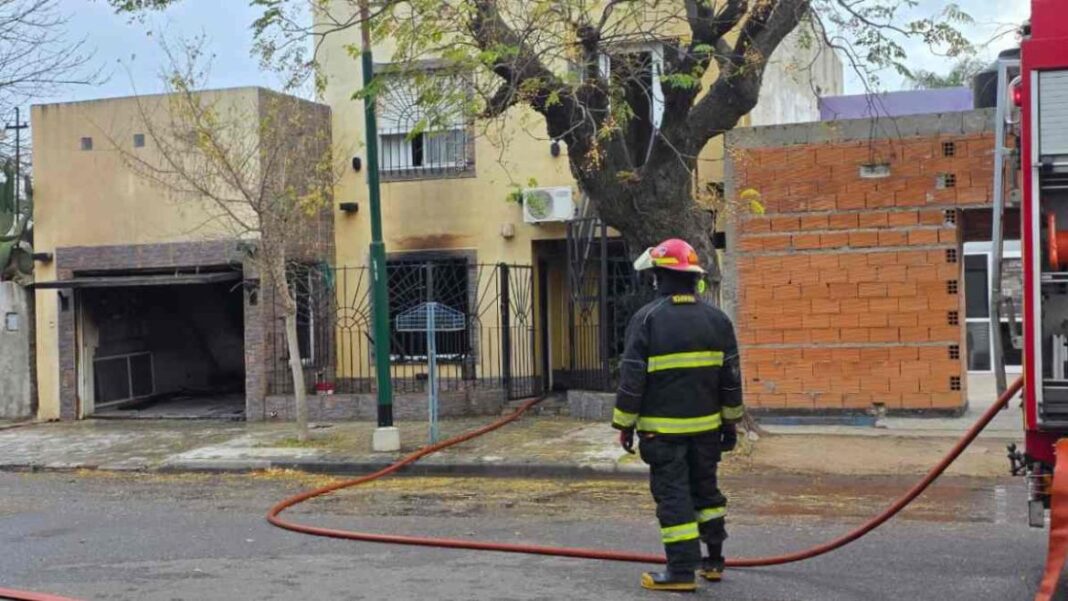 Imagen ilustrativa de un incendio en una vivienda en General Pico