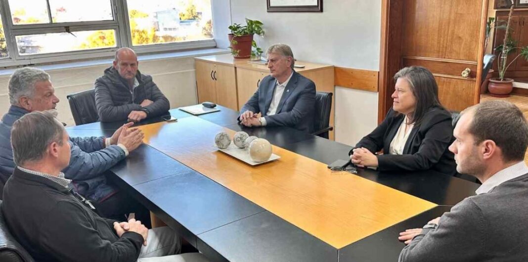 Reunión en Casa de Gobierno entre el gobernador Sergio Ziliotto y autoridades de Cinlap por incendio en planta de Alpachiri