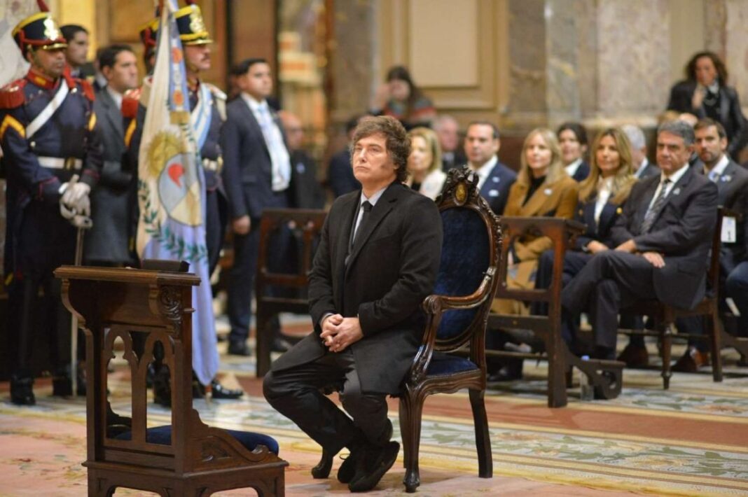 Presidente Javier Milei durante una ceremonia religiosa