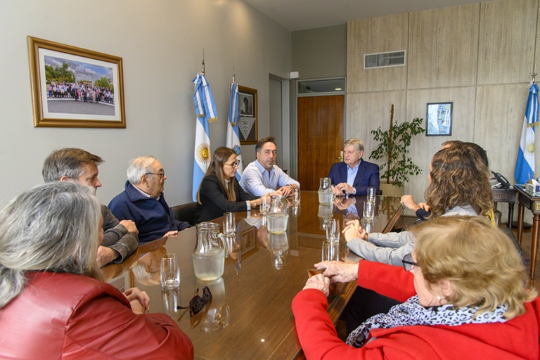 Reunión del gobernador Sergio Ziliotto con organizaciones ambientales en defensa de los recursos hídricos