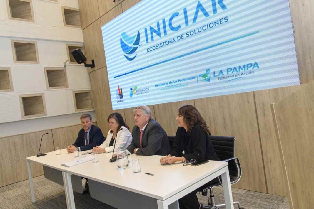 Estudiantes y profesionales en un entorno de innovación tecnológica en La Pampa