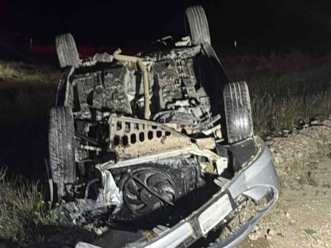 Vehículo volcado en ruta nacional 22 cerca de La Adela