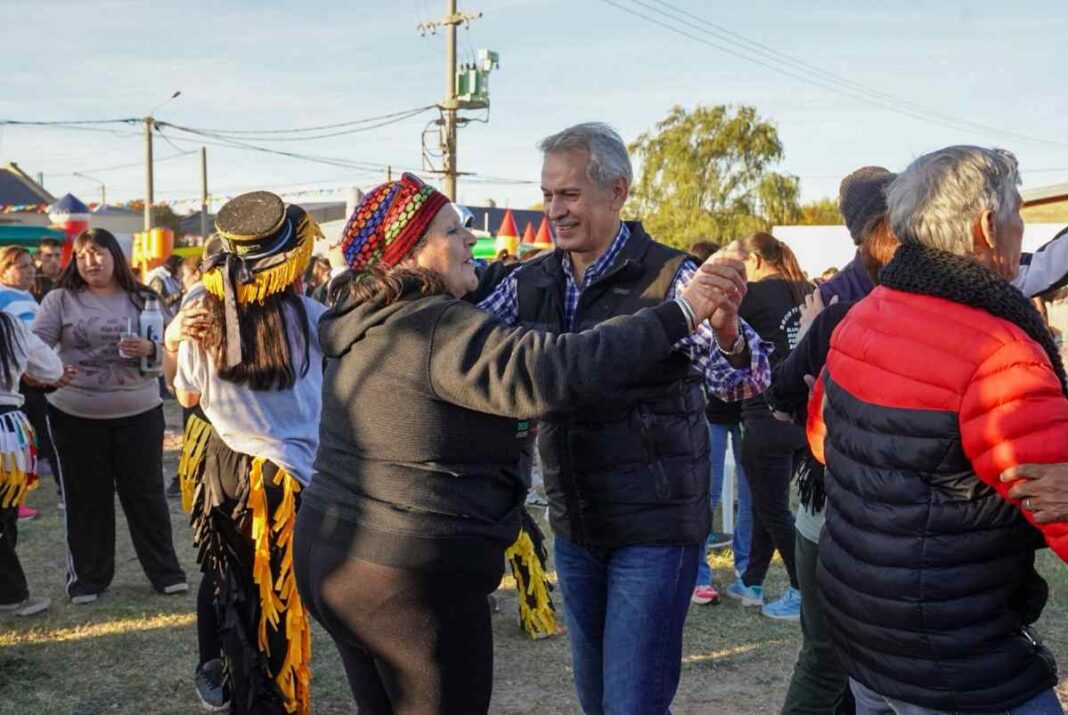 Rubén Funes en encuentro barrial en Santa Rosa