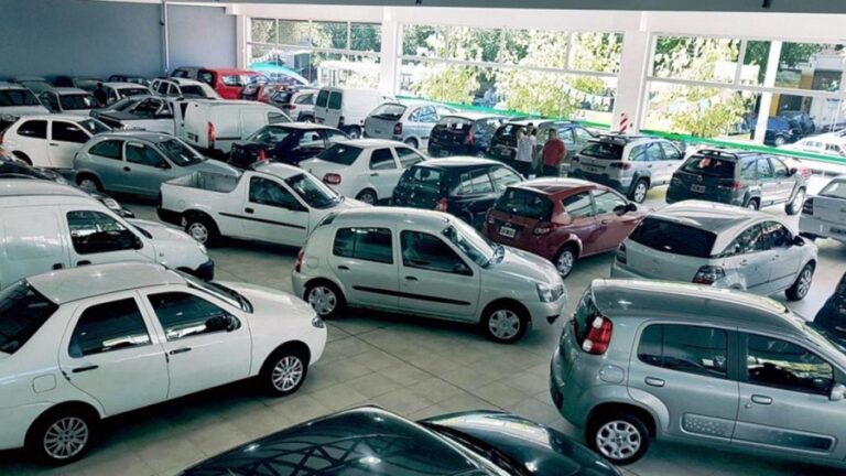 Autos usados en un concesionario de La Pampa