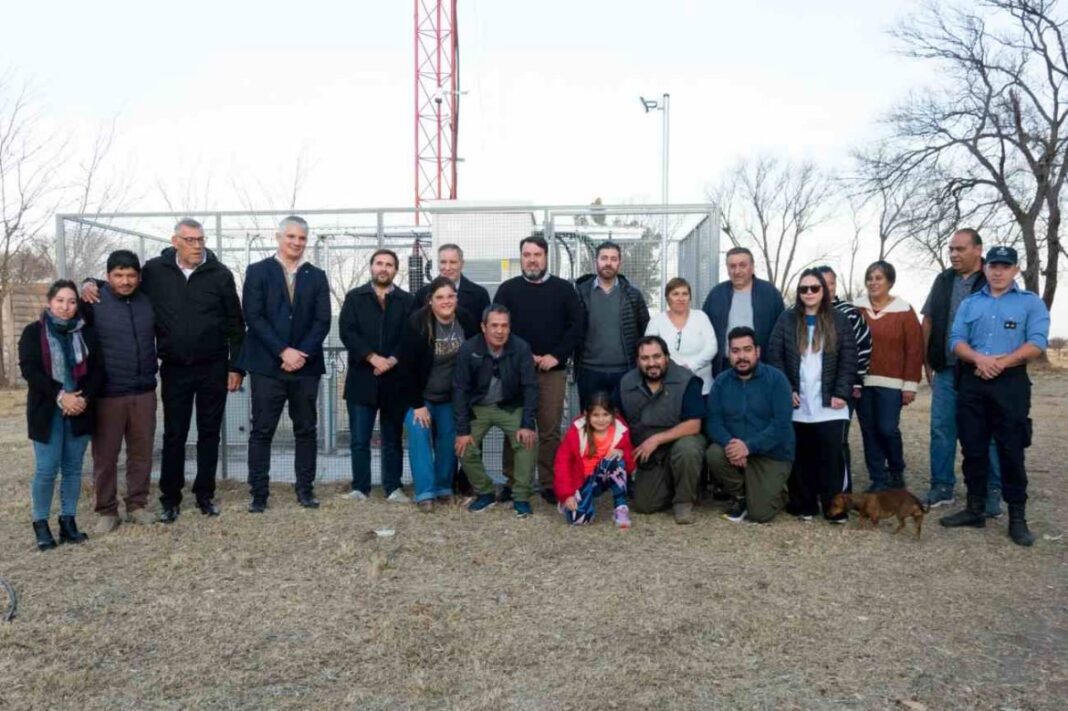 Antena de telefonía móvil 4G en Carro Quemado